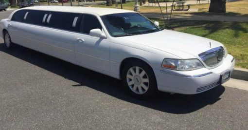 Lincoln Town Car 2 blanche