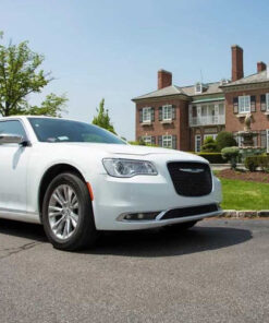 Location limousine Belfort Chrysler 300C blanche