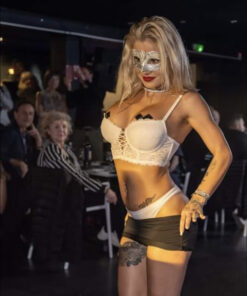 Stripteaseuse Istres